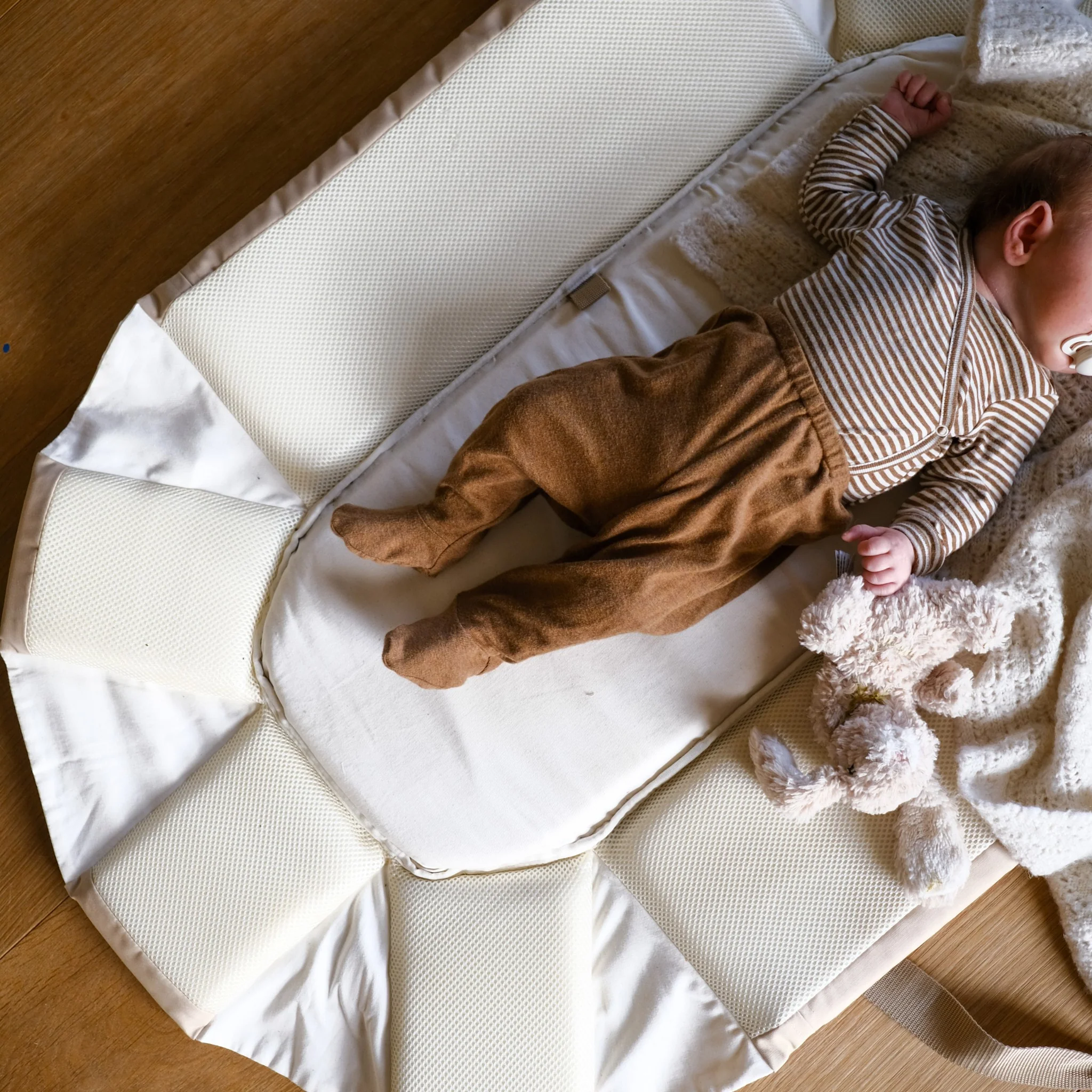 Baby Carrycot - Image 6