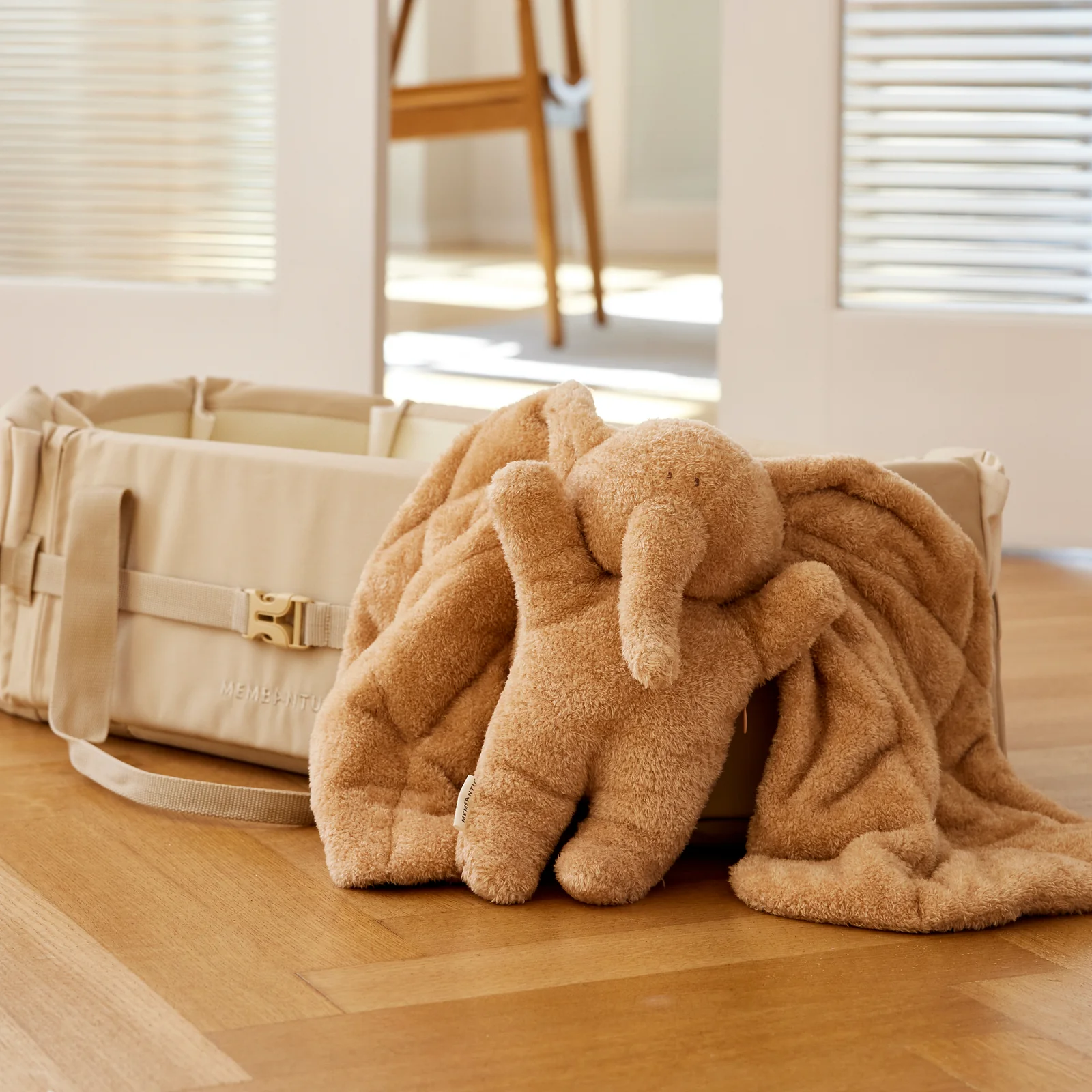 Magma warm & weighted plush - Image 5